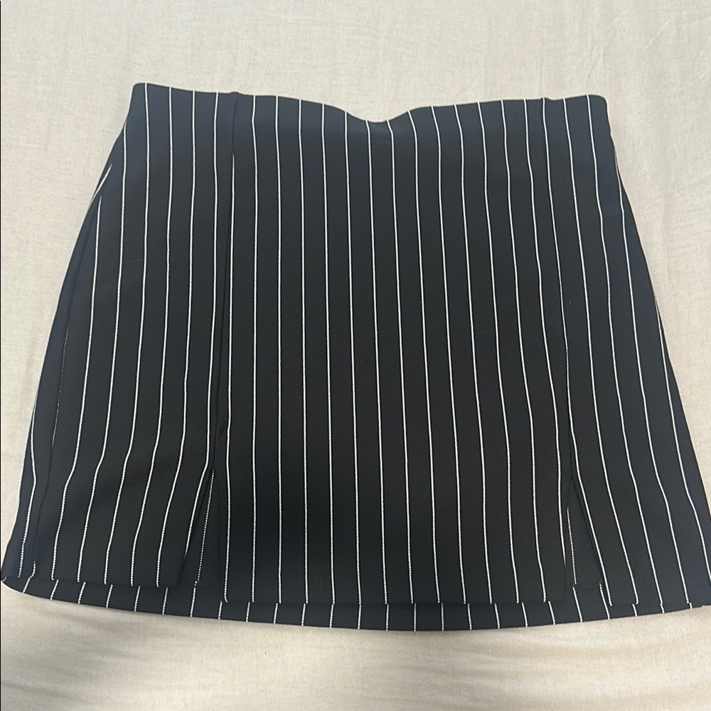 H&M perfect spooky season skirt